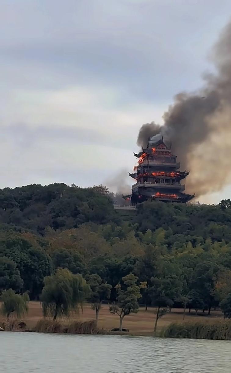 上千年的建筑，可一定不能在我们这一代失去苏州张家港市一个景区在今天下午很多附近