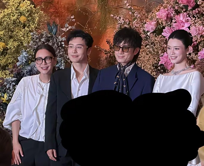 古巨基老婆是那种跟着丈夫去大场面喝喜酒也放得开的女性，跟奚梦瑶何猷君夫妻，以及黄