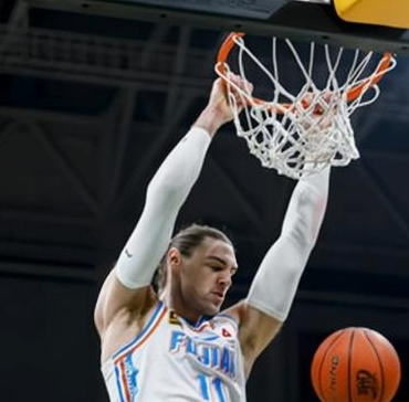 山东男篮已经签下了斯蒂尔他即将和山东队汇合。据媒体人夏晓司透露，在克里斯受伤之后