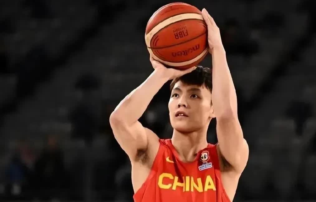 感觉这次徐杰被淘汰的可能性比徐昕还大！国家队这次的集训对于徐杰个人来说是