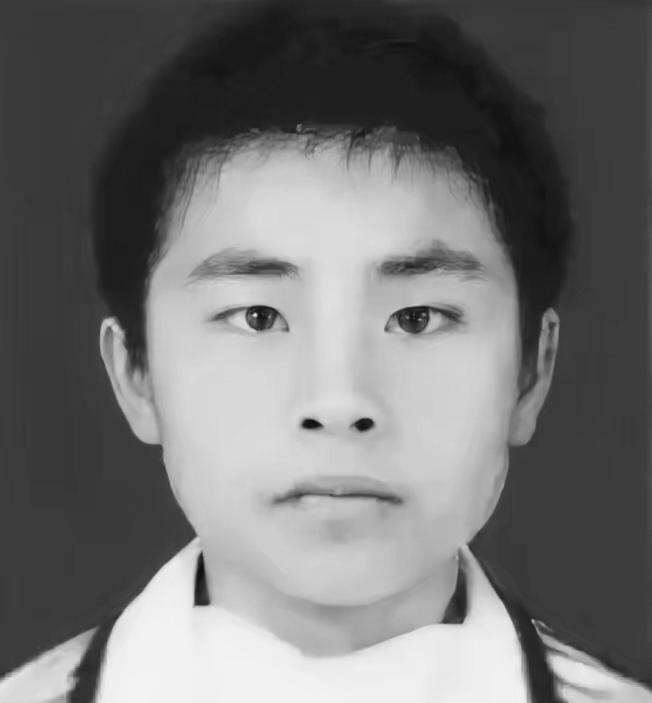 2010年，白中杰，才十七岁就成了最小的A级通缉犯。他本是留守娃，爹妈演戏假