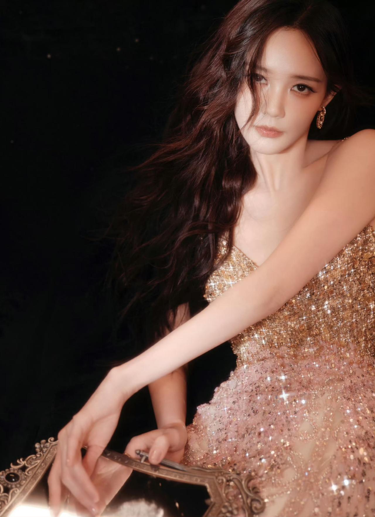 李一桐超美造型[爱心][爱心]