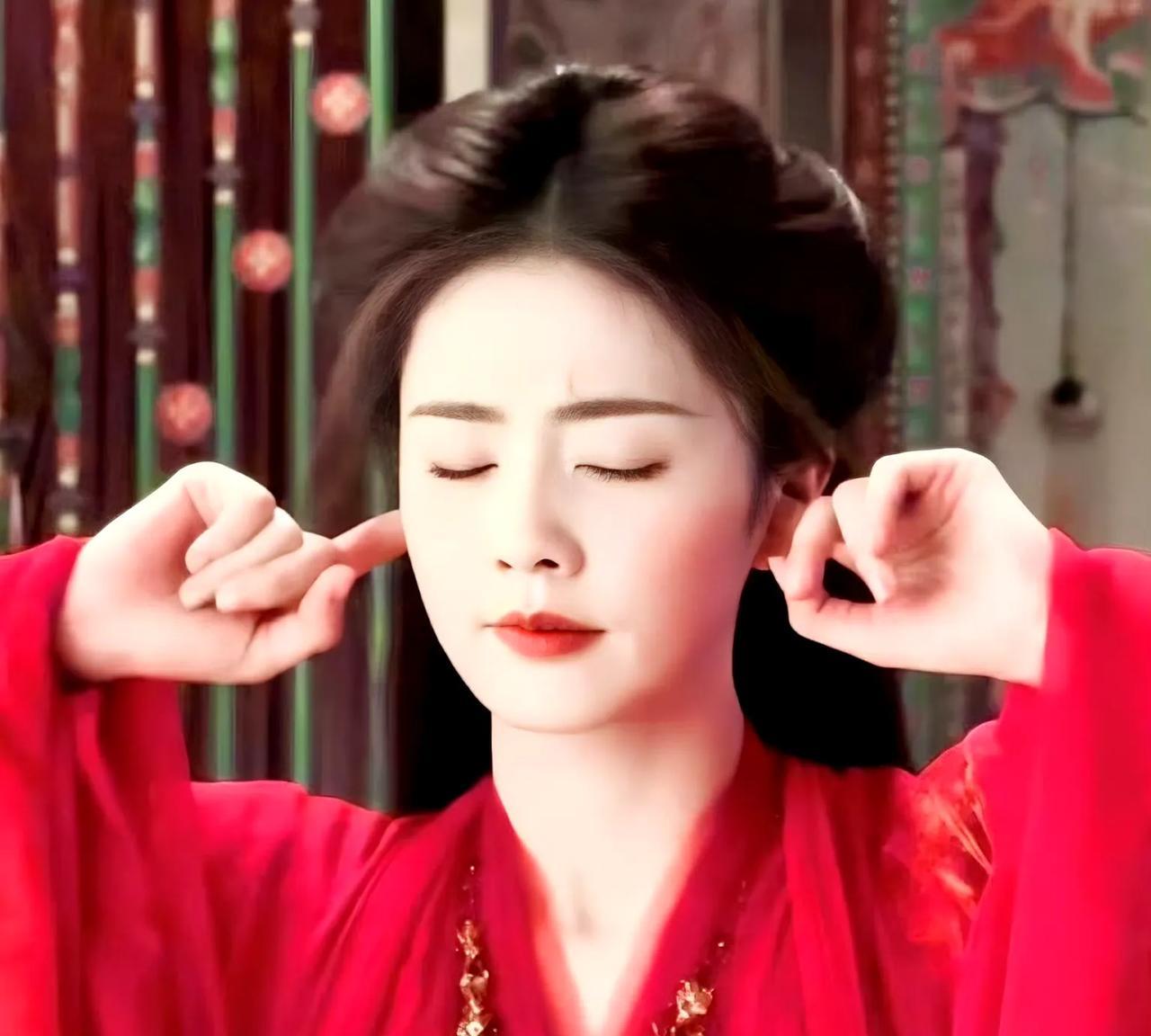 于正的新剧《临江仙》真的太惨了，当时没播之前，于正还说集均6000打底的，结果现