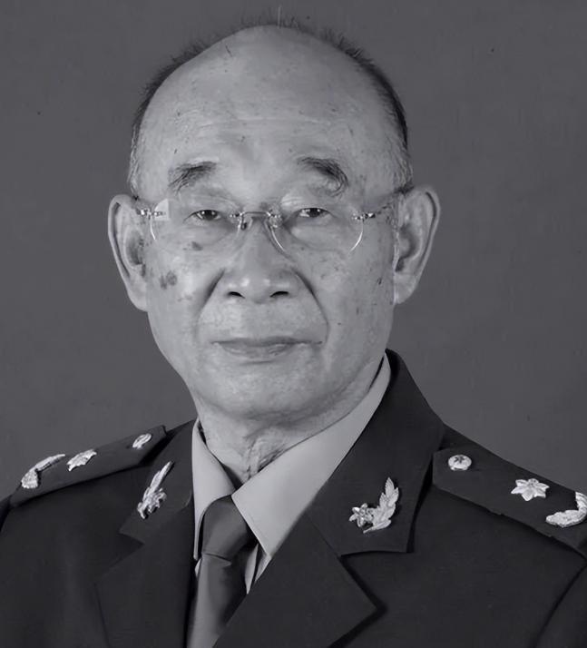 1971年，钱学森通过众多关系，在美国获得了激光陀螺的一些相关信息，送到国防科技