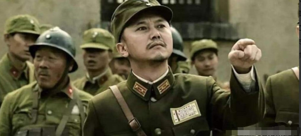 1947年11月，解放军给郏县的国军中将武庭麟送去劝降信，武庭麟下令将送信人杀掉