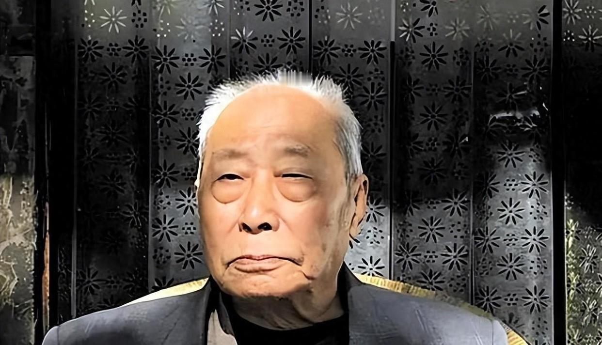 2015年，97岁溥任离世，溥仪永远不知，弟弟的三个儿子有多厉害。清朝覆灭