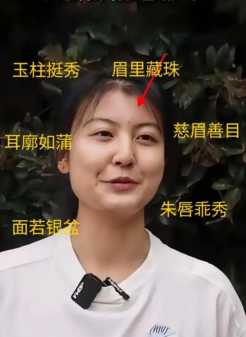 河南高考理科状元代易瓒，还是有点偏科啊，生物只考了96分！开玩笑，开玩笑。代易