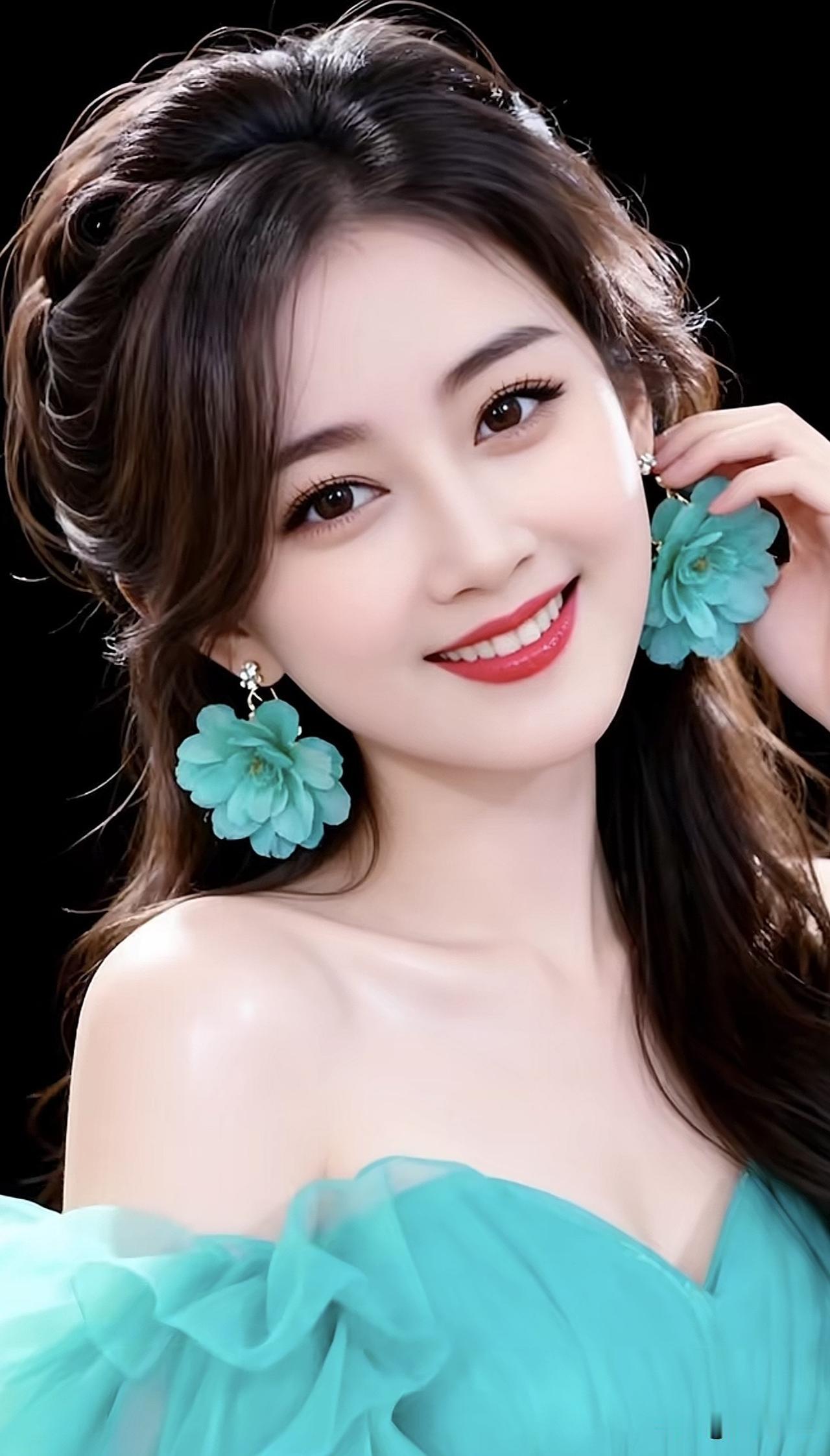 温柔蓝调，花海中的甜美少女温柔甜美少女花海少女感紫色花海少女花海少女感暖