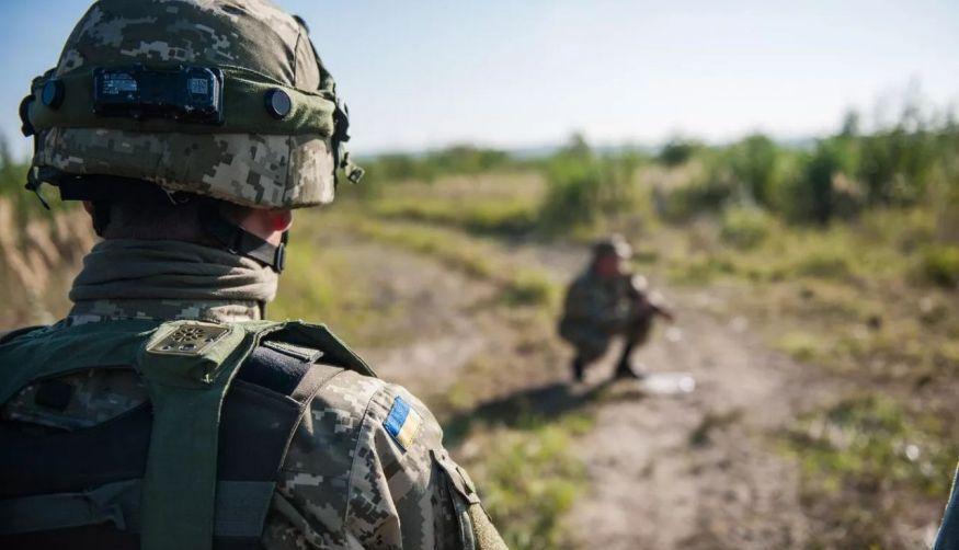 乌军向俄军士兵提供武器和物资？俄特种部队退役战士：一群俄军战士成功袭击并