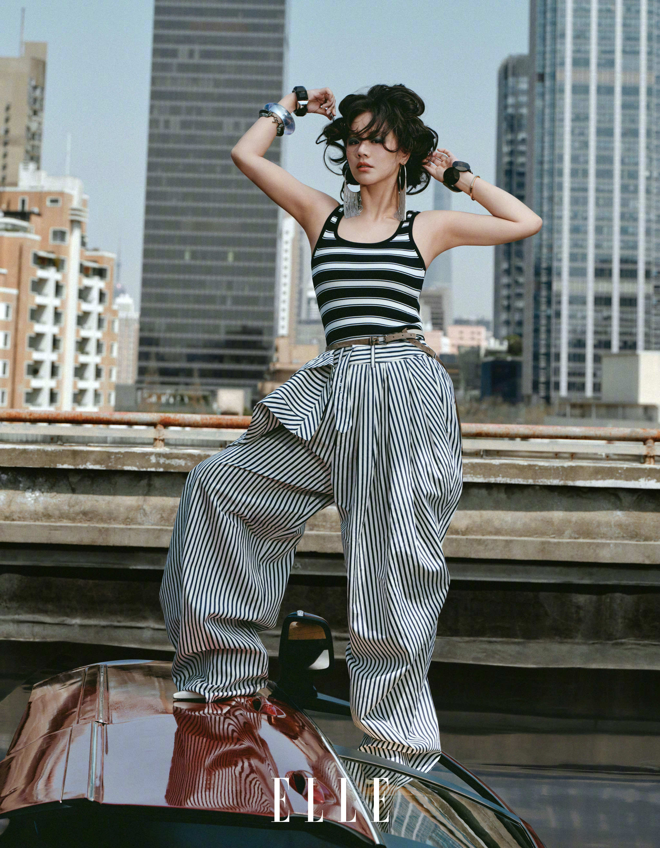 马思纯身穿Balenciaga登上《ELLE》2026年五月刊封面，演绎“Ma