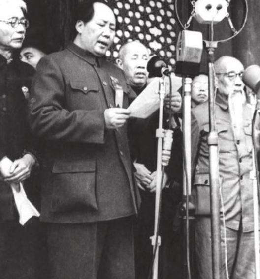 毛主席1949年首次出访苏联，临行前下令三项指示，要求在中国境内绝不允许下车！