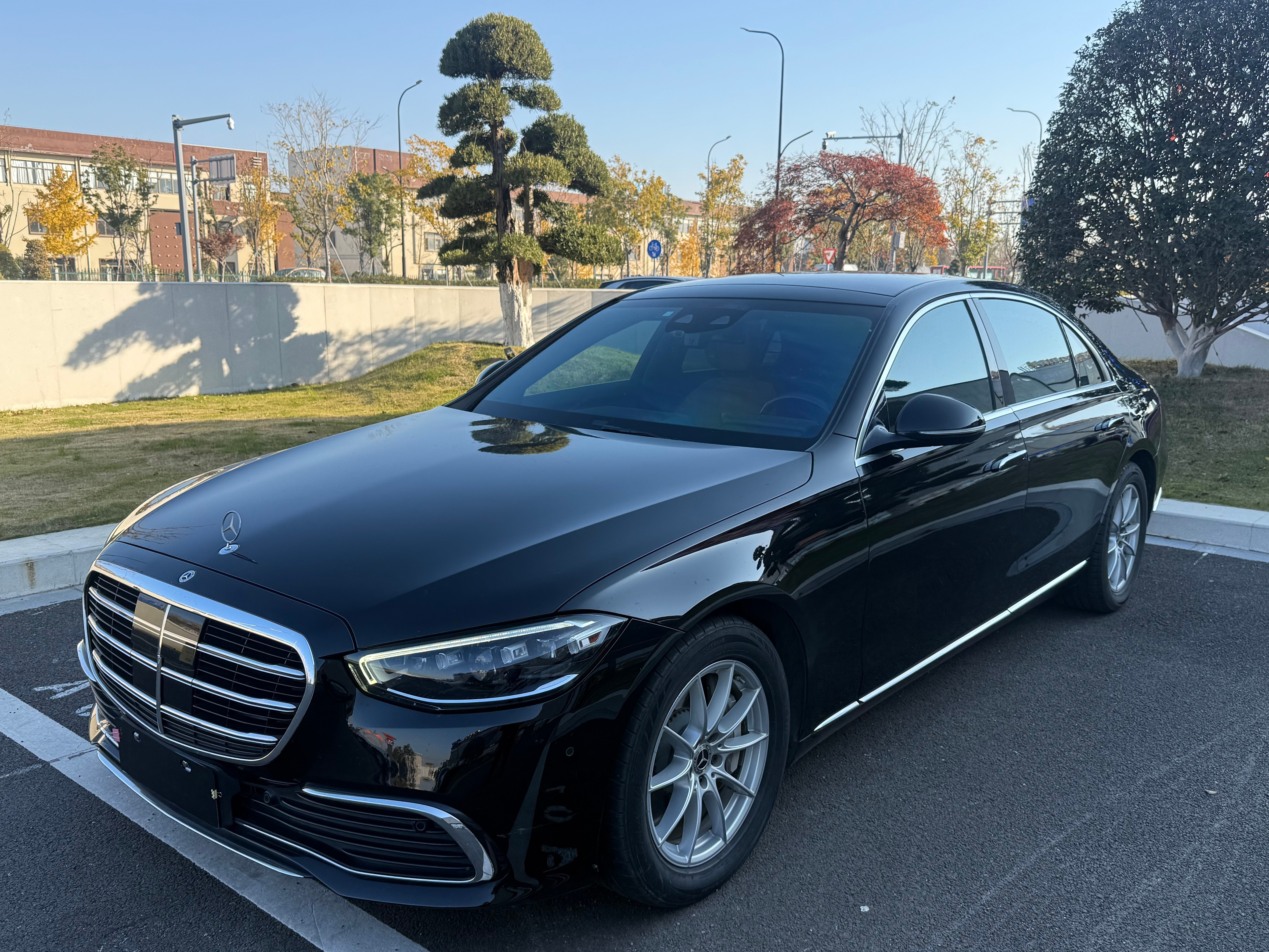 奔驰S400L还是比较受欢迎的，二手卖的相对也比较快，再来一台新货，8万多公里卖