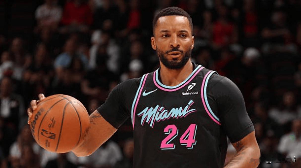 业余！鲍威尔谈公牛队球馆漏水，比赛延期：“这太离谱了。”“我在NBA打了