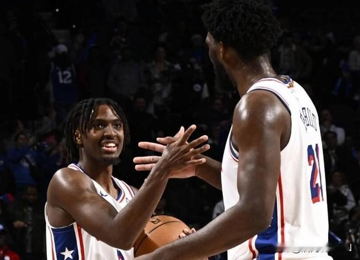 恩比德和马克西同时打出巅峰状态，还是挺强的啊大帝，出场46分钟，19中10，