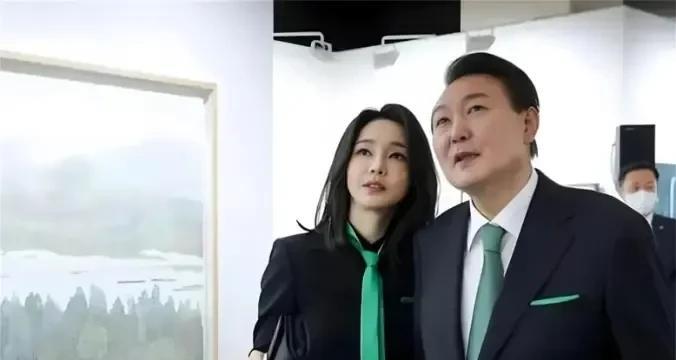 完了，完了，韩国在野党首李在明有可能要坐牢了。这几天韩国宪法法院以7比1压制了代