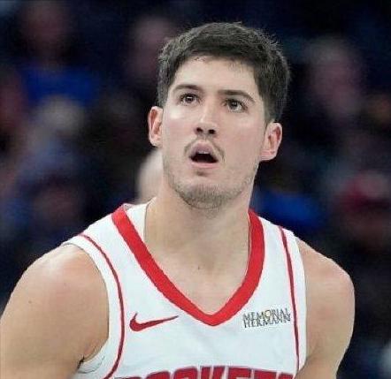 打出来了！谢泼德近6场比赛：——21.3分5.5助攻4篮板1.8抢断1.3盖