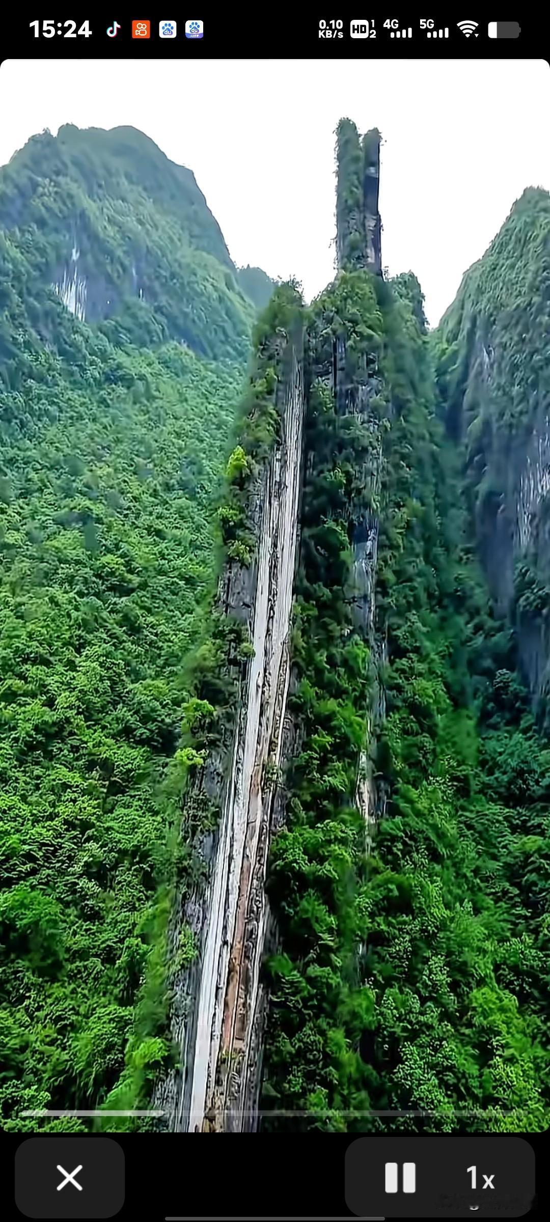 这山,和刀削的一样,大自然的鬼斧神工,不可思议!