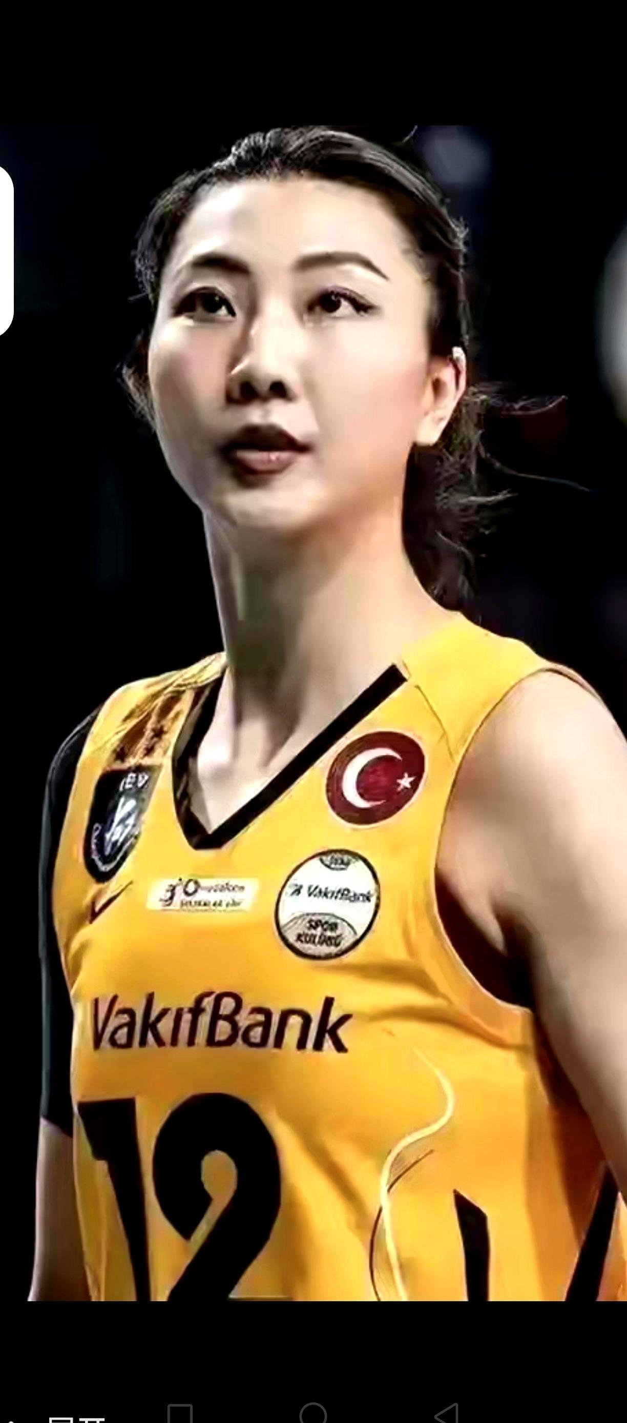 中国女排姑娘最新动态炸锅啦！😮之前因肩伤离开天津女排的她，一直在死