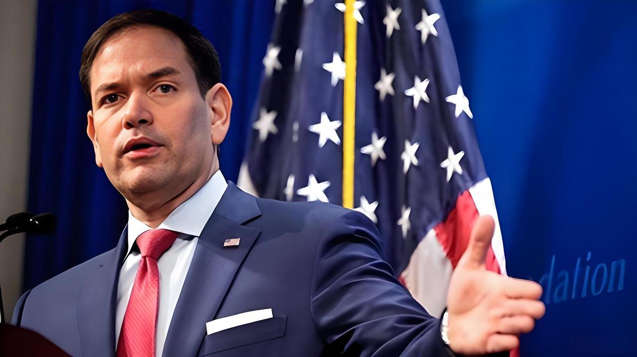 特朗普:我只要不跟中国死磕，打哪儿都是碾压局，你们希望我跟中国打，然后在后面捡