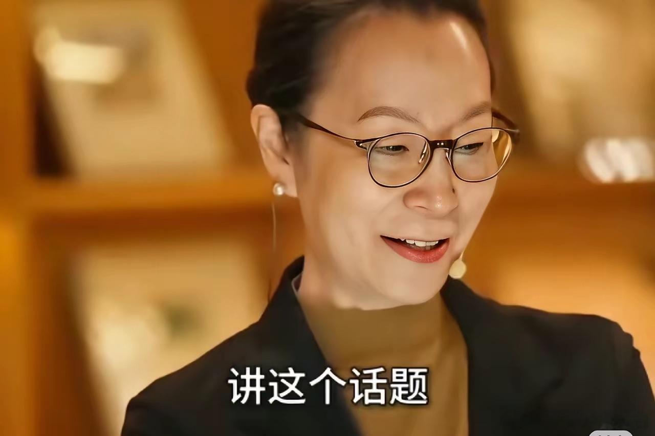 奚美娟这回又让人竖大拇指了，《母亲》发布会上，有人老问她的私事，奚美娟不紧不慢回