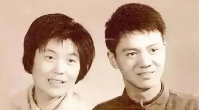 1979年，上海知青戴建国不顾反对娶了一农村女子，谁知娶回家当晚，妻子就大喊大叫