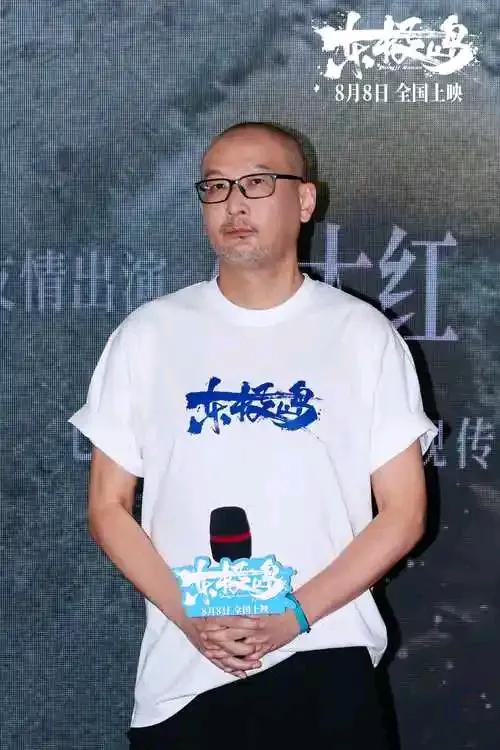 《八佰》成本5.5亿元，最终票房31.1亿元，大赚。《金刚川》成本4亿元，