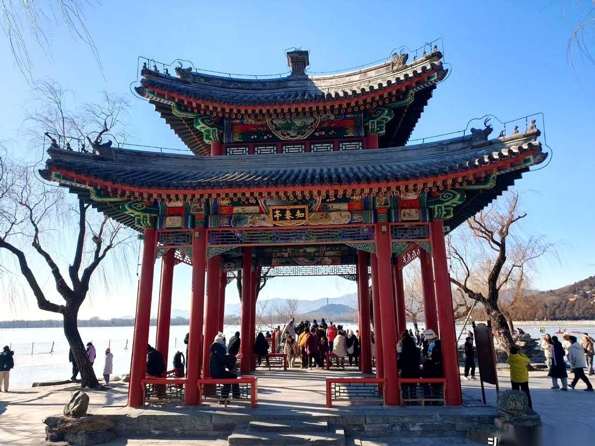 最近的大盘，很多人都说看不懂了。刚有点起色，一盆冷水就浇下来，账户里的数字跟坐