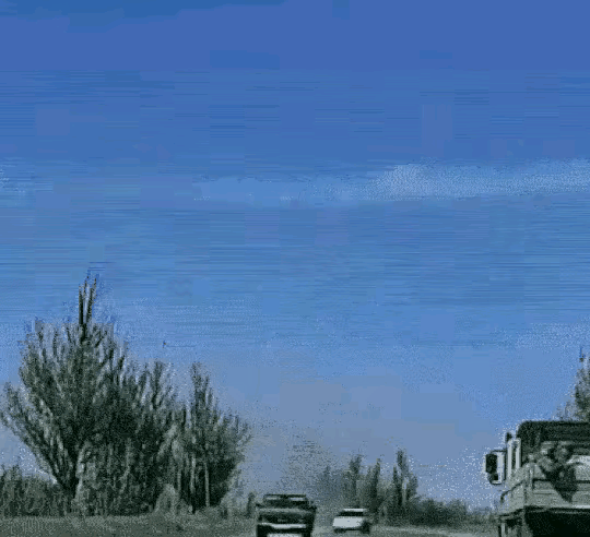 坦克嘛，说到底就是个铁皮罐头。看着凶，就算你把全世界最厚的装甲堆上去，也挡不住裤