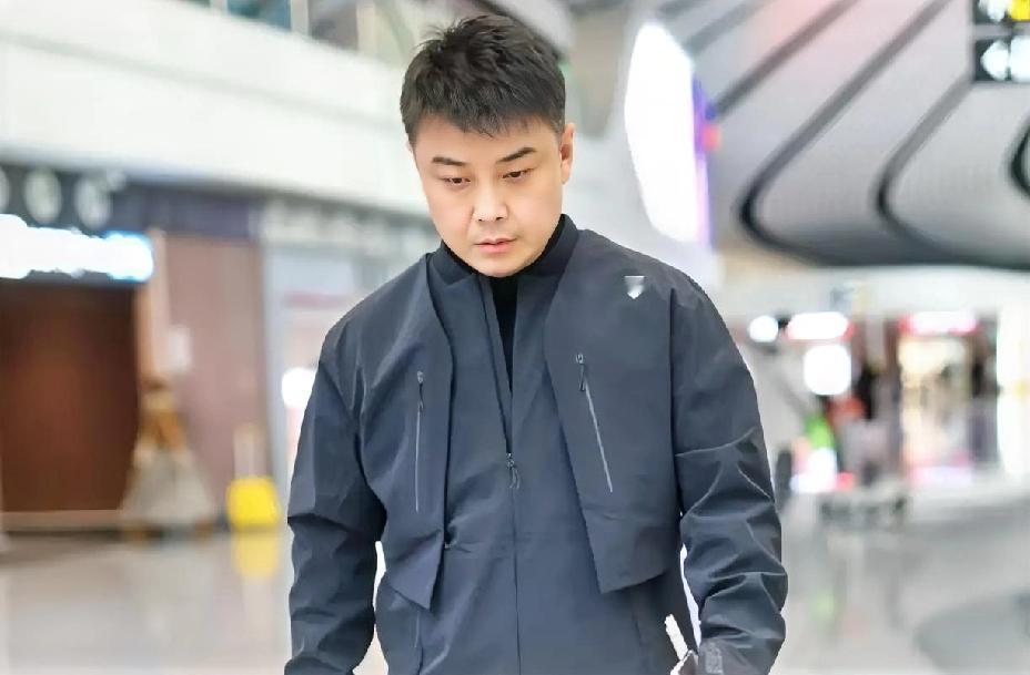 心疼王皓几秒，出发多哈冠军赛的时候，意气风发的精神小伙。多哈冠军赛坐在场边