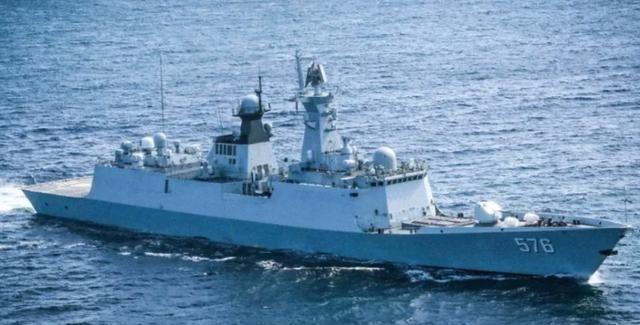 美军宣布封锁后不久，四艘中资超级油轮——“中远珠峰”号、“海荣海”号、“金海华”