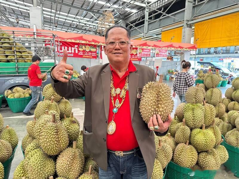 【婚外情丢尽家族颜面！泰国榴莲大亨怒挺儿媳　悬赏打小三每巴掌3万泰铢】海外新鲜事