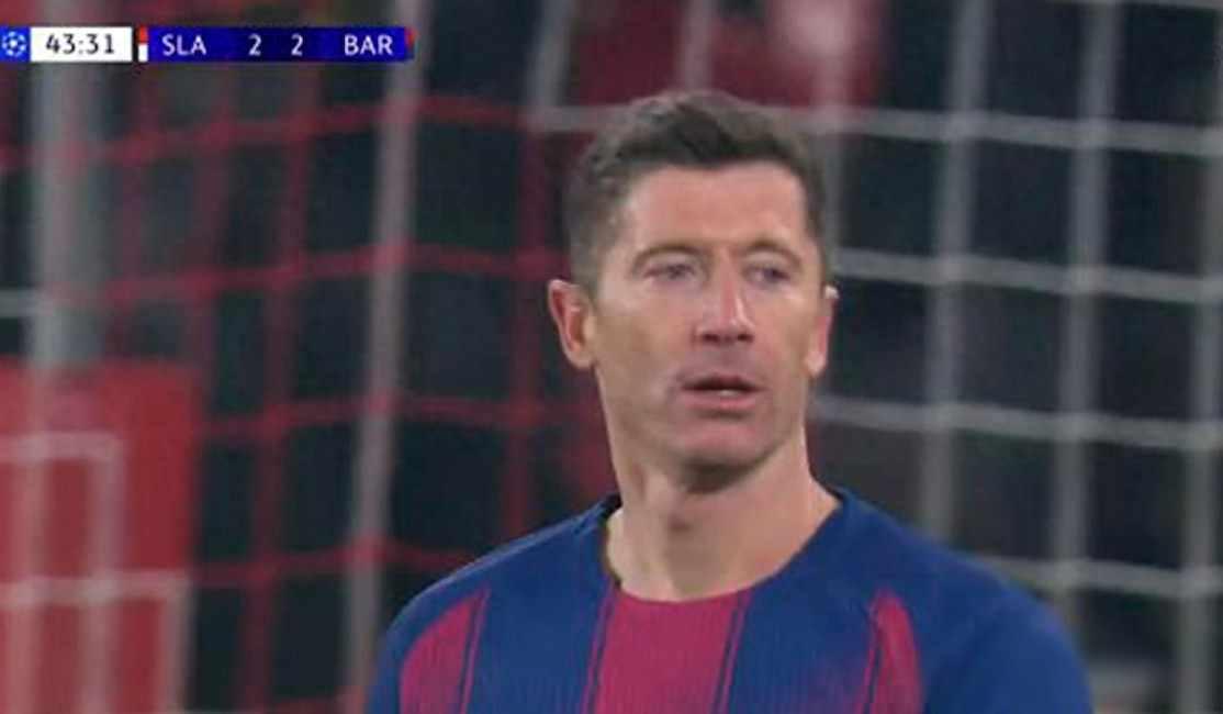 莱万老了，乌龙球来了，时代变了那天在布拉格，天气很冷地面也滑，巴塞罗那队踢得