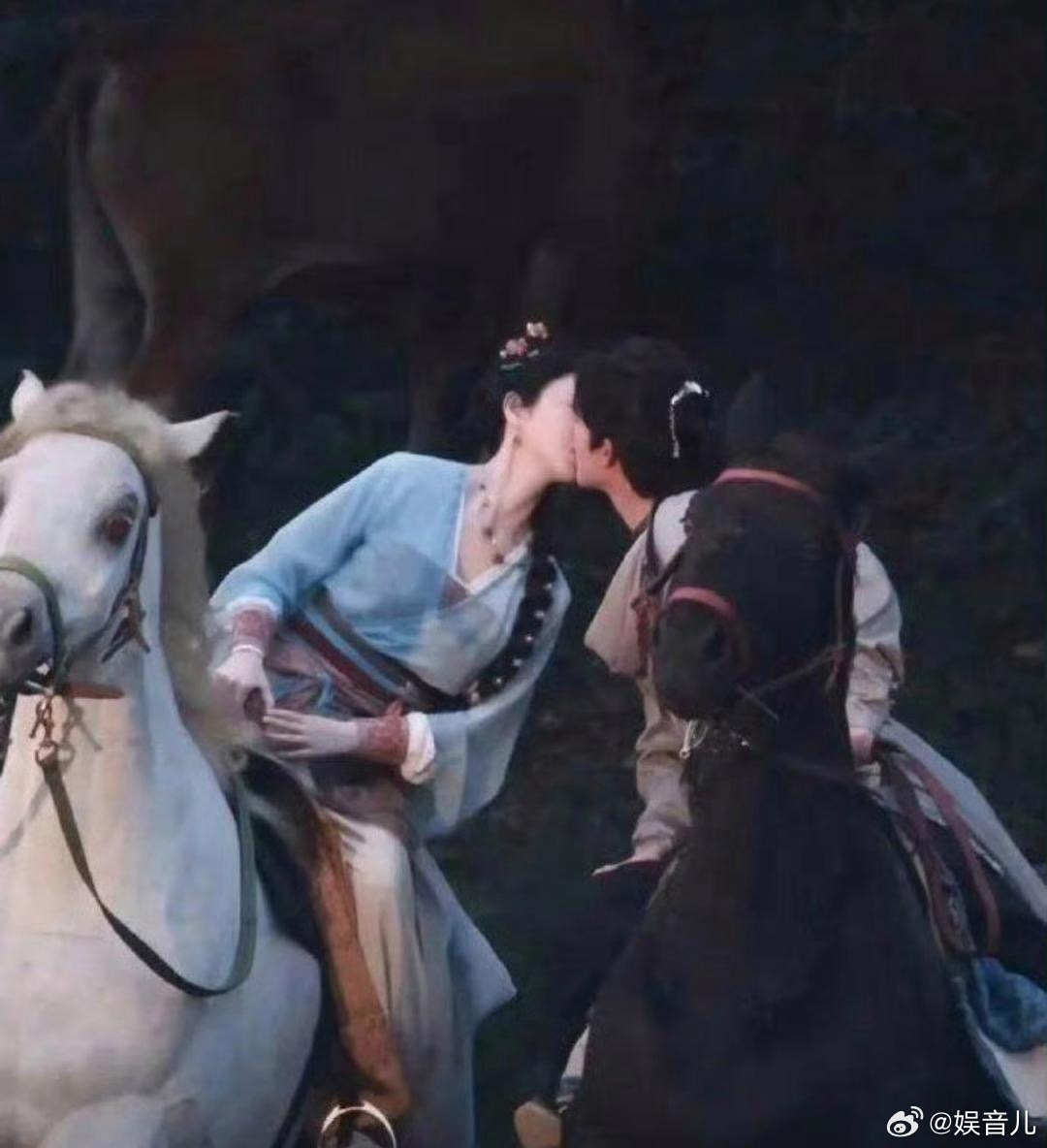 现在的电视剧真是越来越假了，连马都是假的，真是让人哭笑不得啊