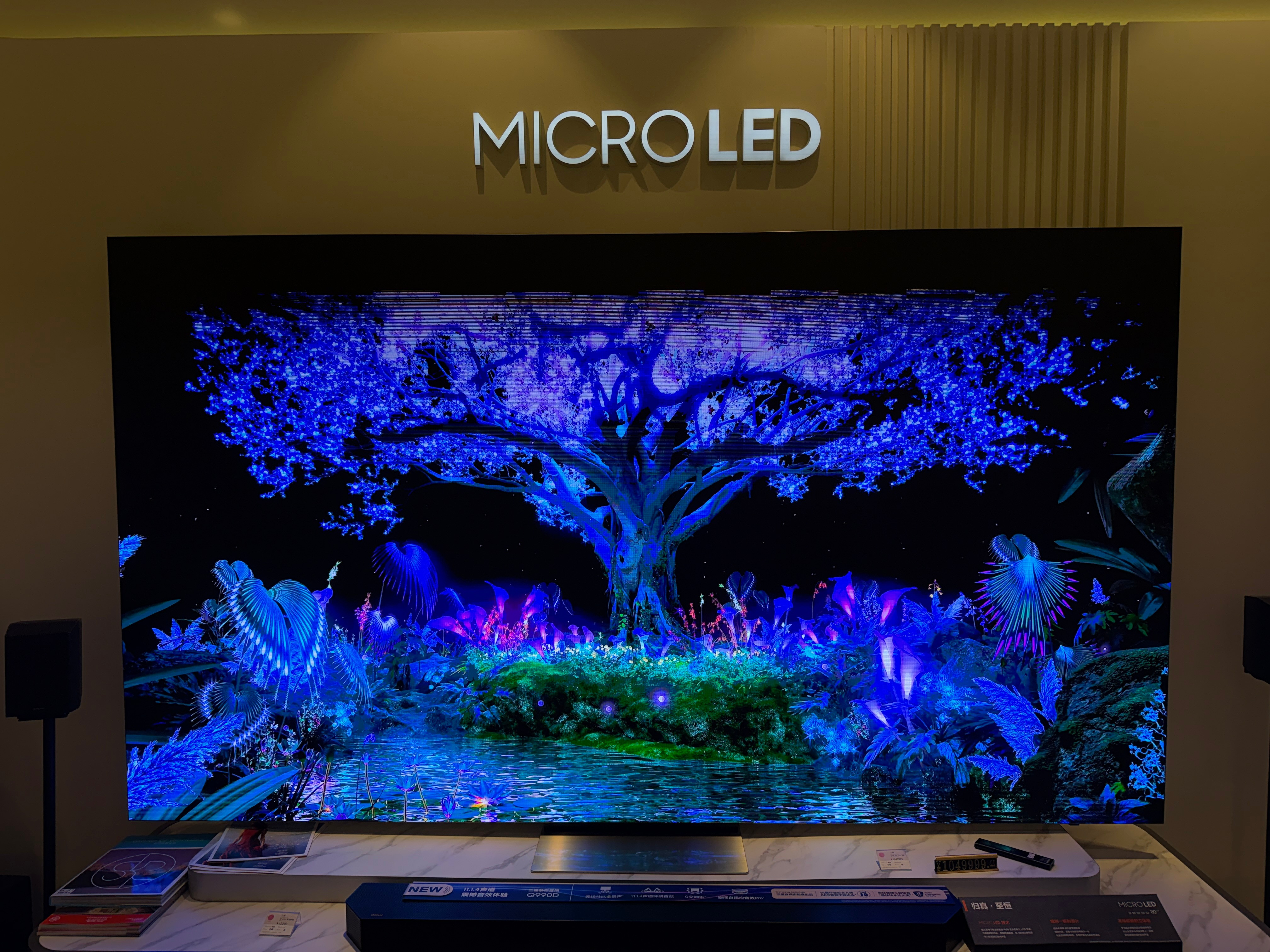 逛街看到一三星电视，画质给我直接看愣了，我刚想说让店员介绍一下，一扭头，我靠10