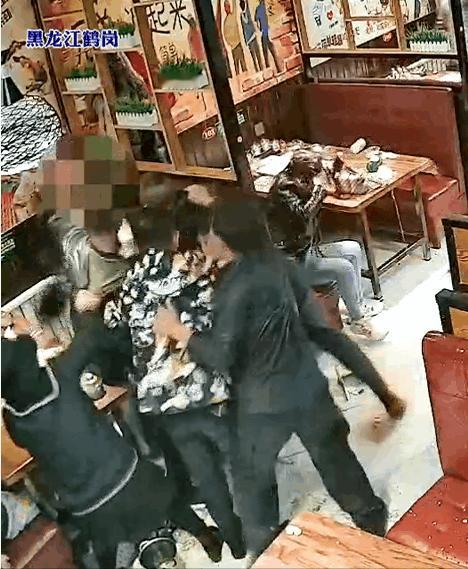 中国游客在日本被打，日本民众表示