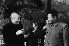 1951年初，金日成十分固执的要求志愿军南下继续追击美军。彭老总等人多次劝说无果