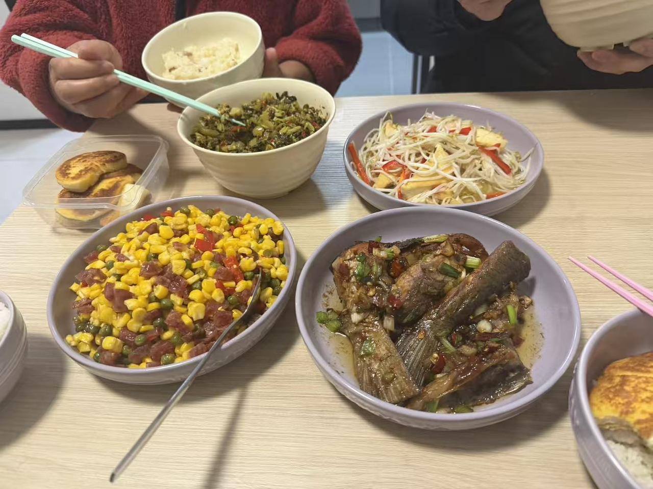 前夫他们家有家族心脑血管疾病的遗传病例，所以我对我女儿的饮食就特别留意！我仔细