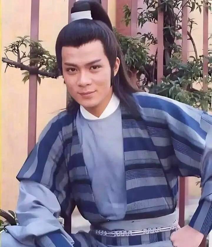 黄日华：“现在网上都说我要复出了，因为我没钱了，我虽然不是很有钱，但我还有钱，在