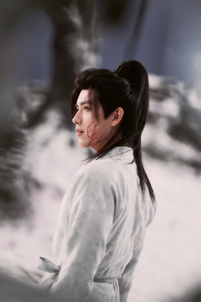 陈飞宇没少看迪丽热巴二创原来陈飞宇也是二创爱好者！不仅看了超多视频，还把角色梗