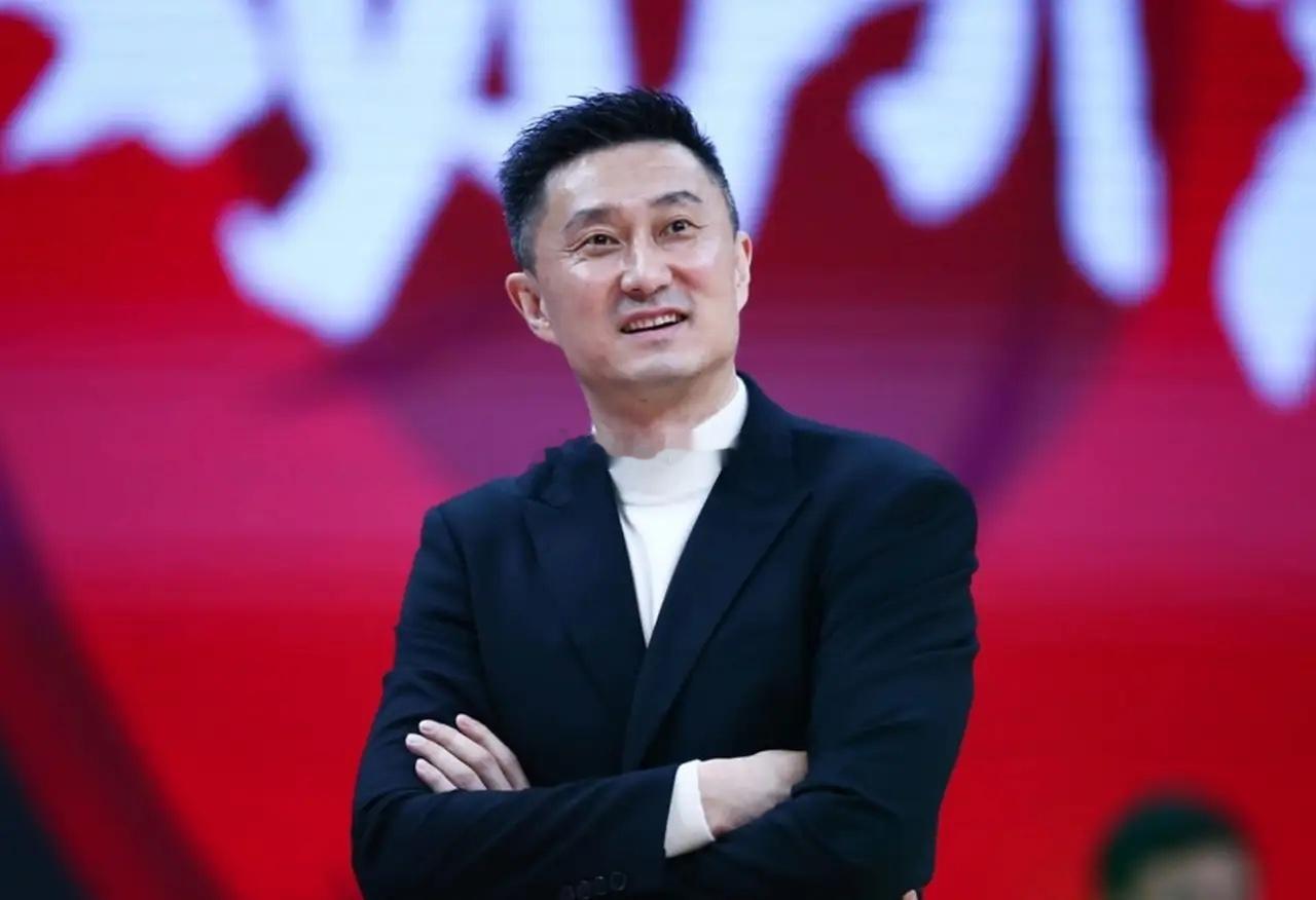 陈海涛眉开眼笑！近期，不少家长准备携带孩子直奔东莞，目的竟然是为了拜访广东男篮，