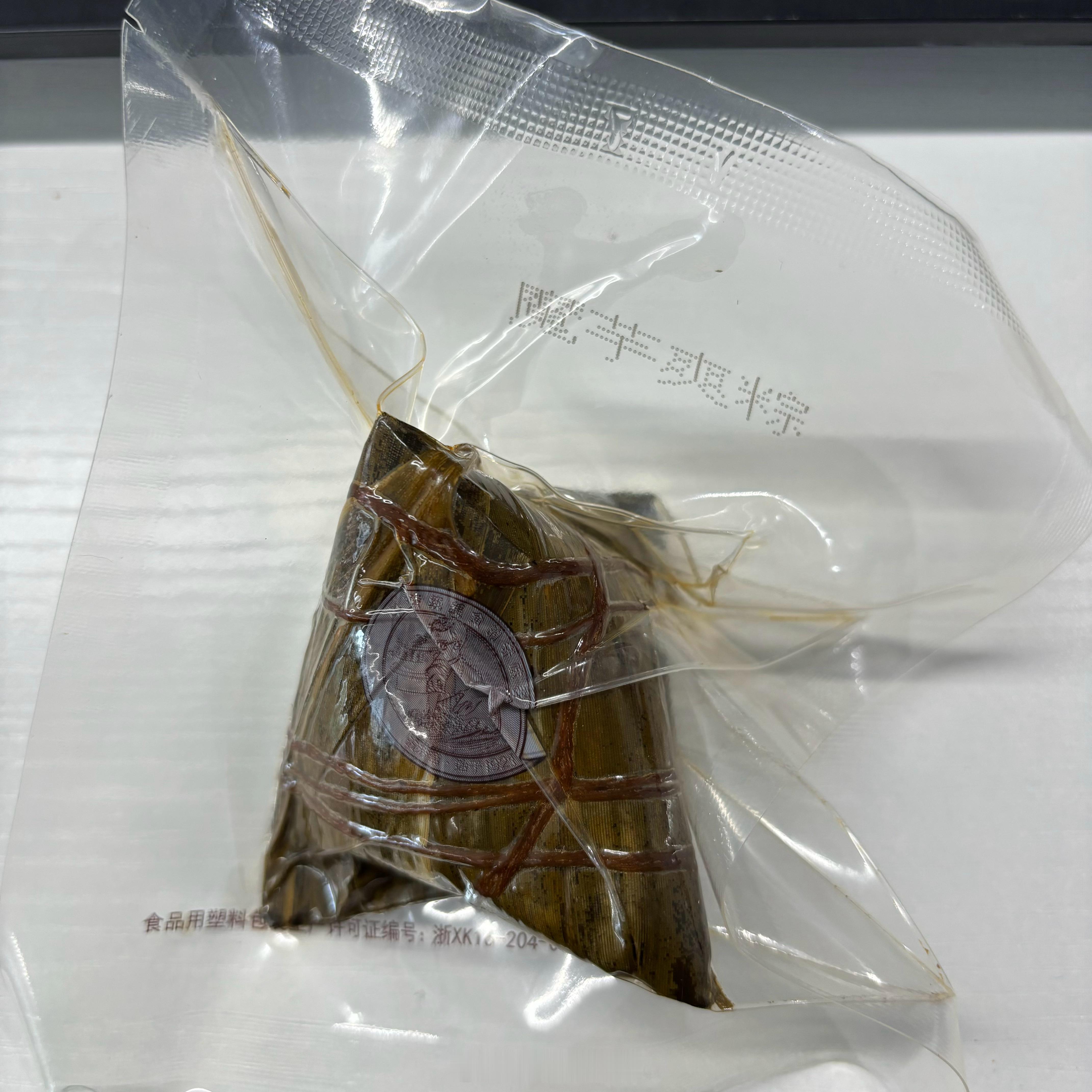 今年端午节这粽子的口味是越来越猎奇了，连魔芋爽都能当粽子馅，还有什么是不能的。