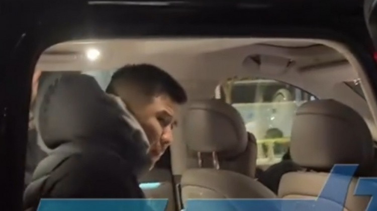 记者: 王刚伤势比想象中要好, 侯森缝了20多针