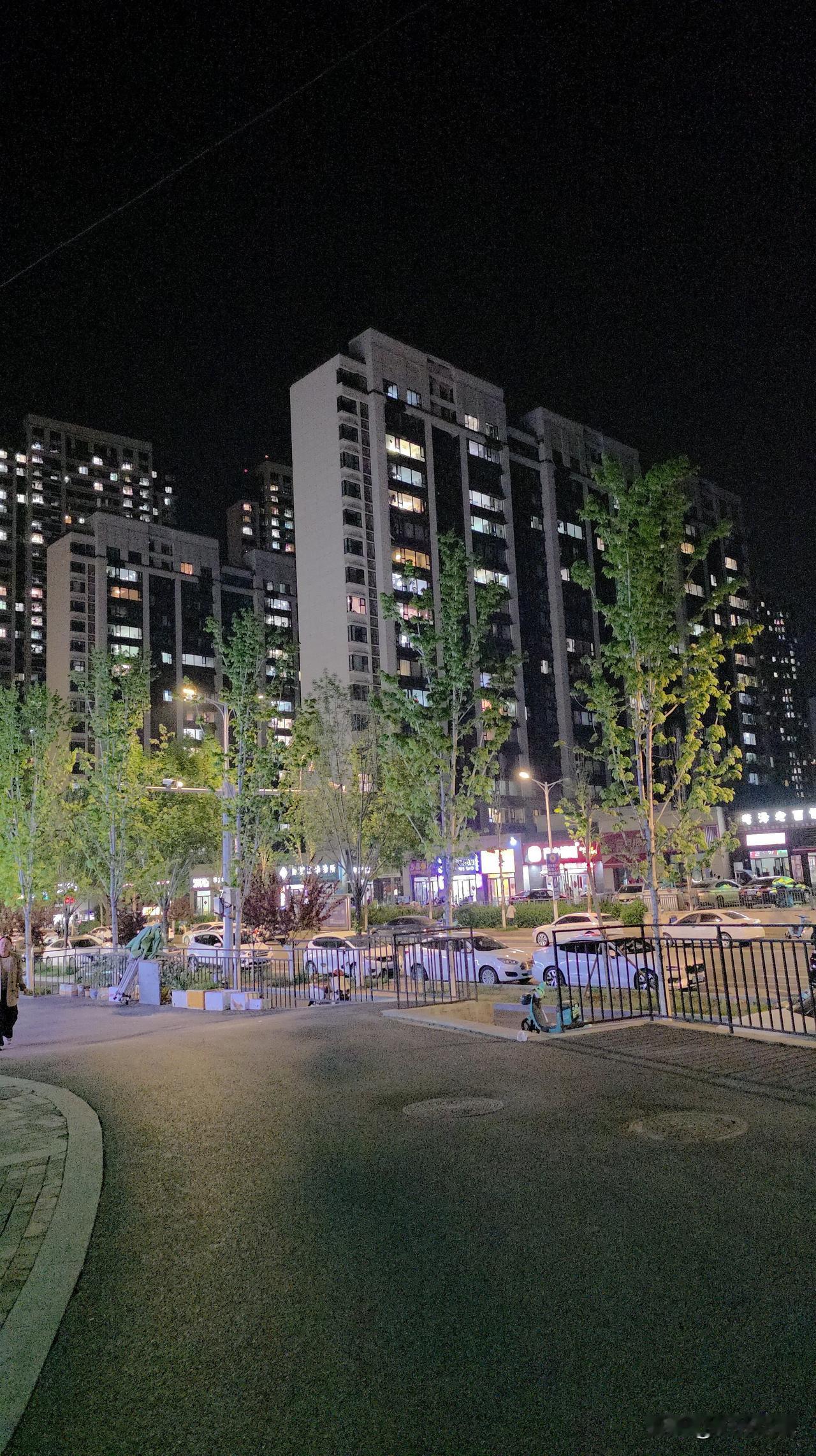 你信吗：认知越窄，偏见越深所有的优越感和狂妄，本质上都源自无知。一个人见识