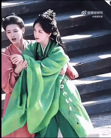 万万没想到大伙拿丫鬟的表演对标陈都灵演技，属实是降维对比。