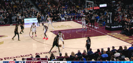 巅峰对决！哈登与坎宁安的单挑真好看！在昨天NBA常规赛骑士对阵活塞的第四节比