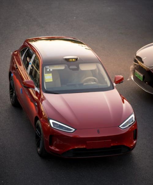 陪朋友看车,ModelY和问界M5Ultra,差价不止在车漆上周末陪哥们儿