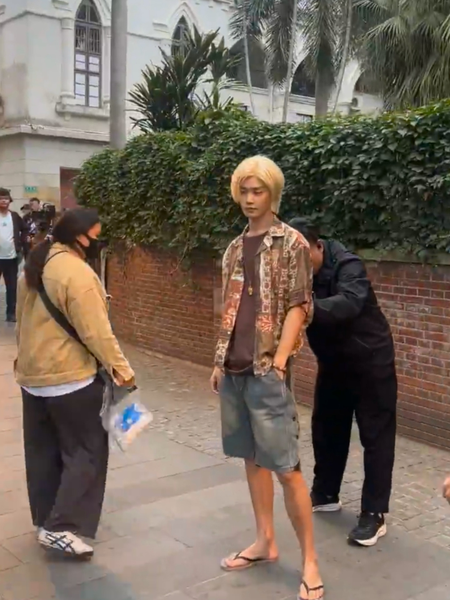 柯淳在短剧里不是霸总吗？怎么一到内娱变成黄毛精神小伙了