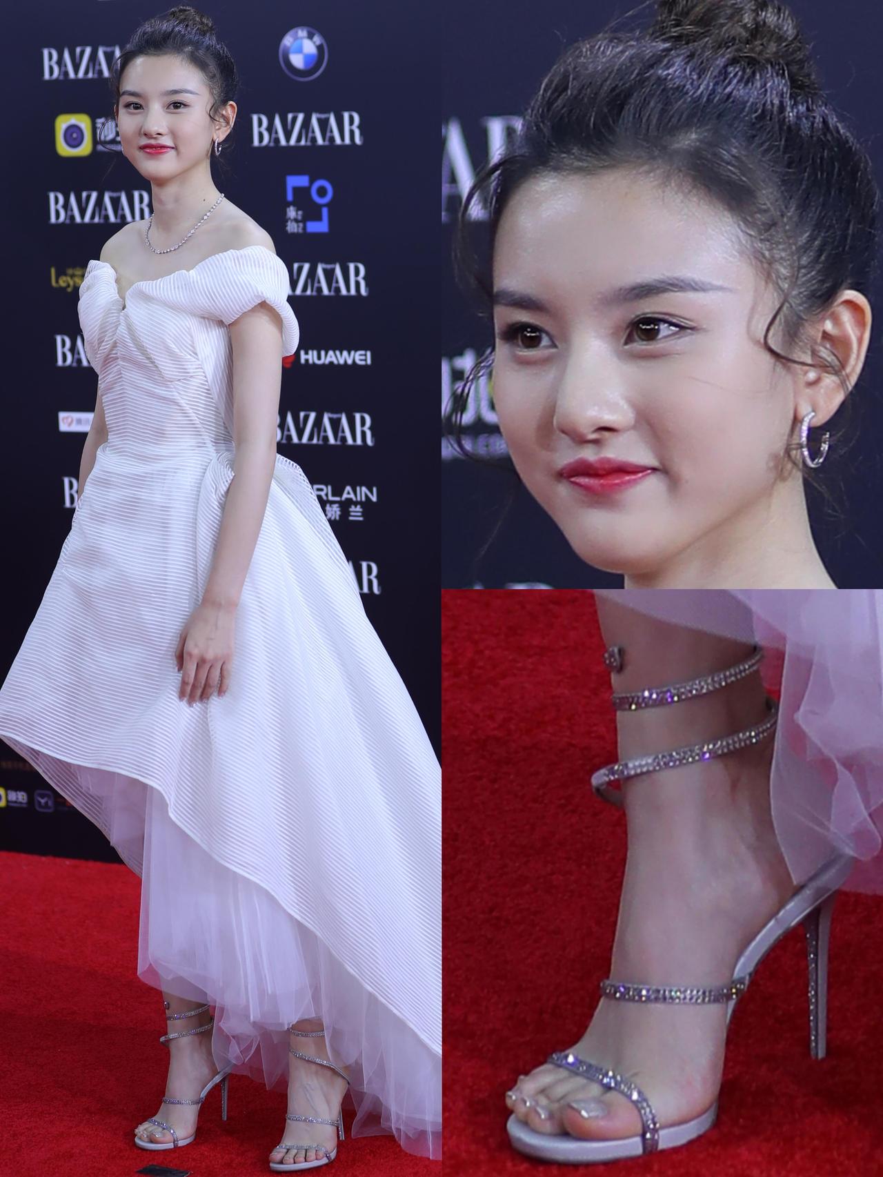 宋祖儿身高为165cm，体重约46kg2009年播出《宝莲灯前传》，宋祖儿在