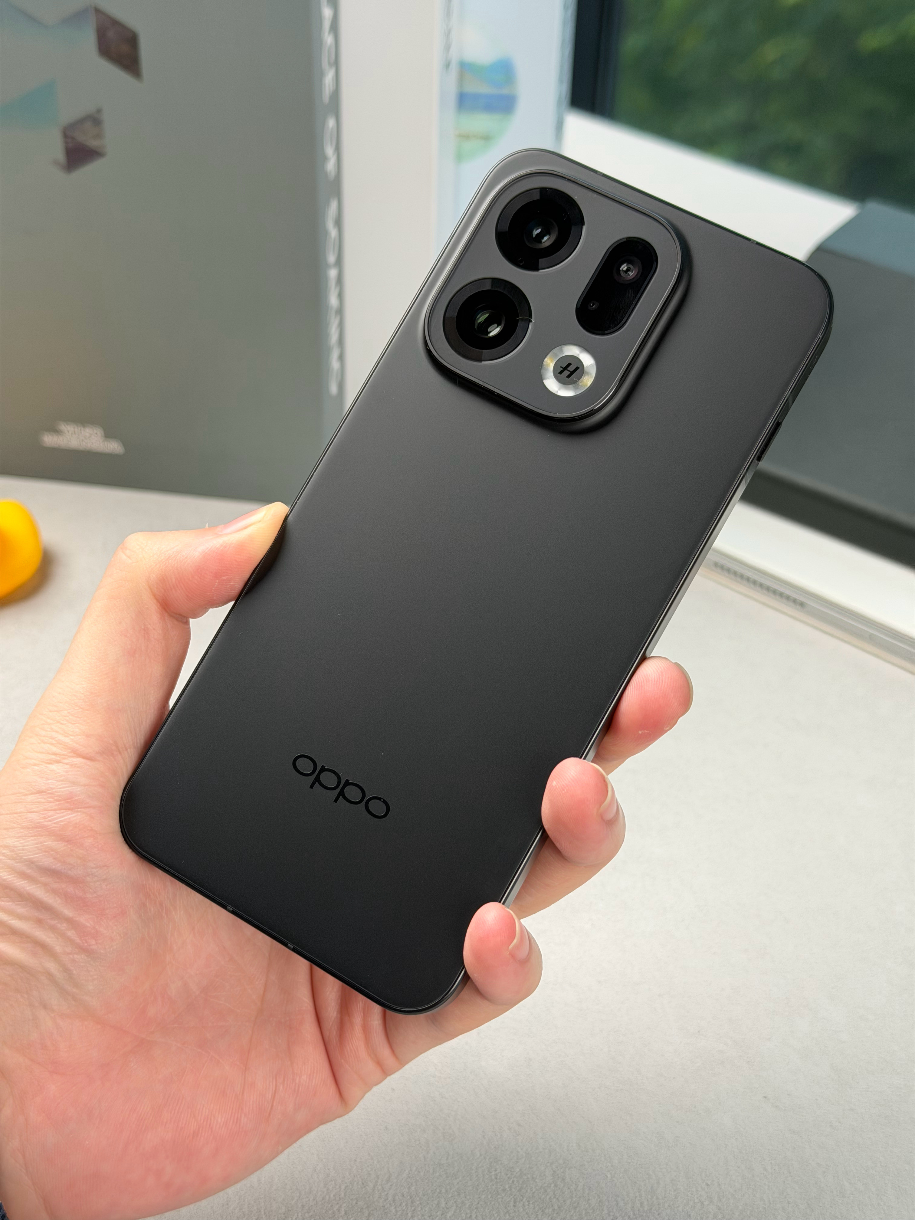 oppofindx9四色甄姬实拍，大家比较喜欢哪个颜色？​​​