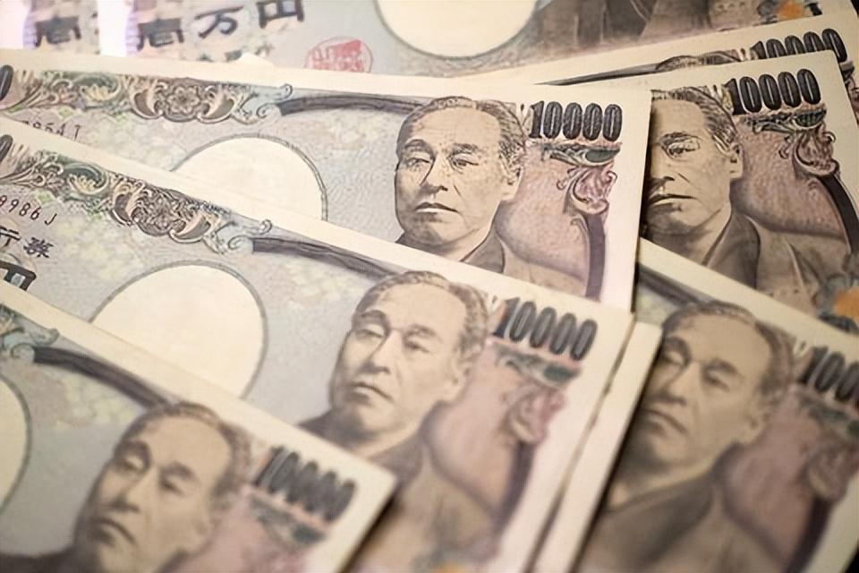 日元持续贬值，扎根日本的中国人为何陷入两难。近期，日元汇率持续走弱，引发日本